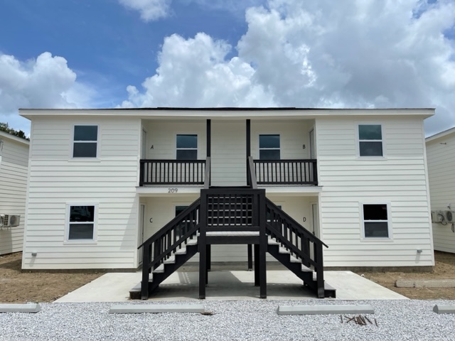 209 Magnolia St. B